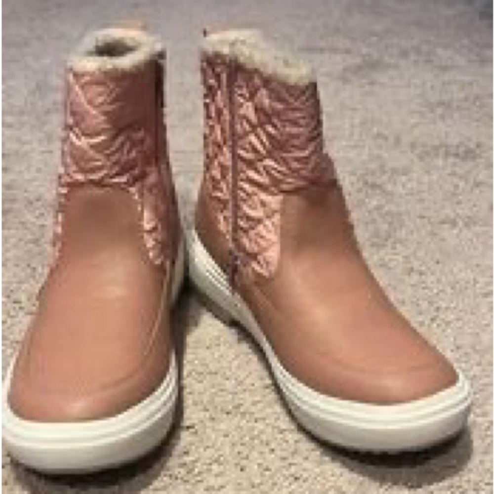 Holly Bluff Boots Size 8.5